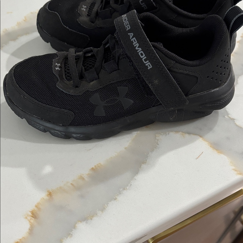 Under Armour Kids Black Sneakers